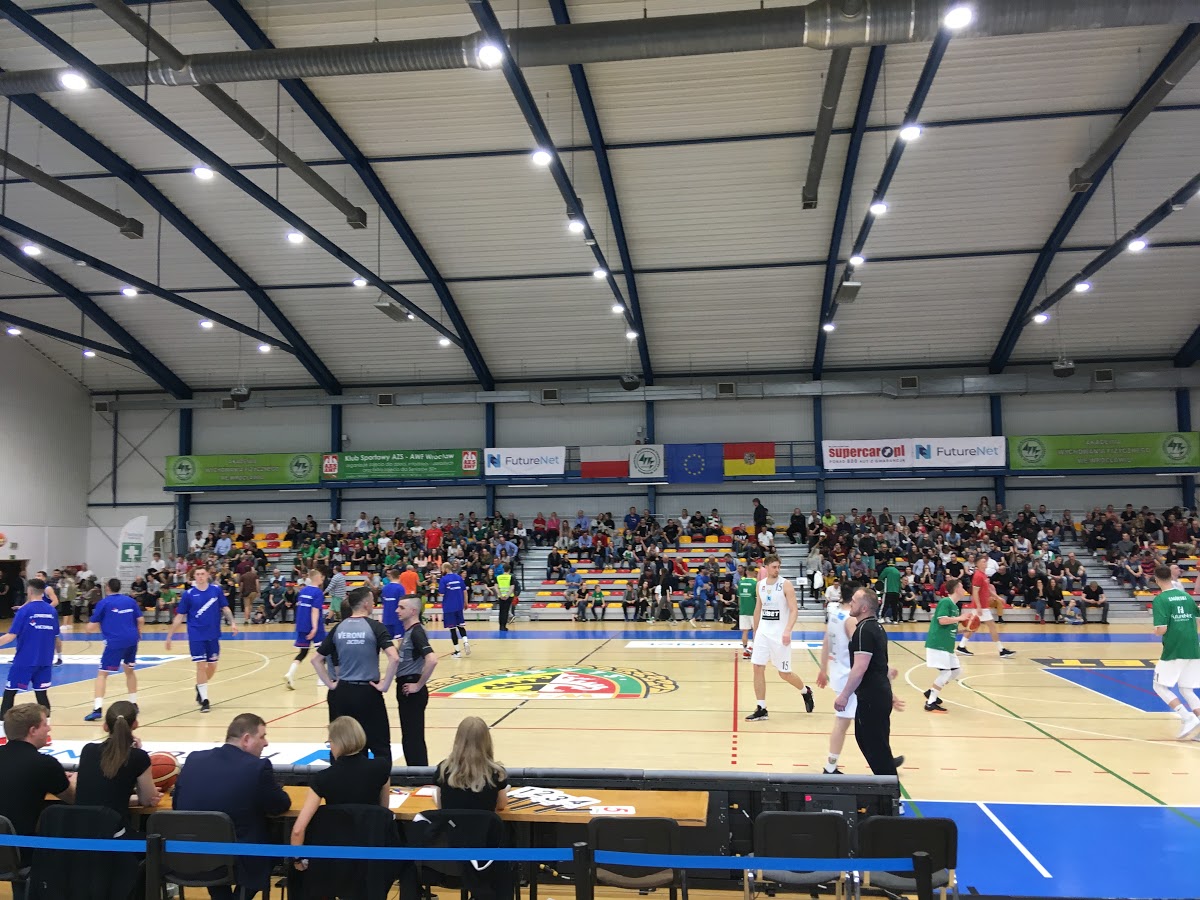 WKS i WKK wygrywają swoje pierwsze mecze.